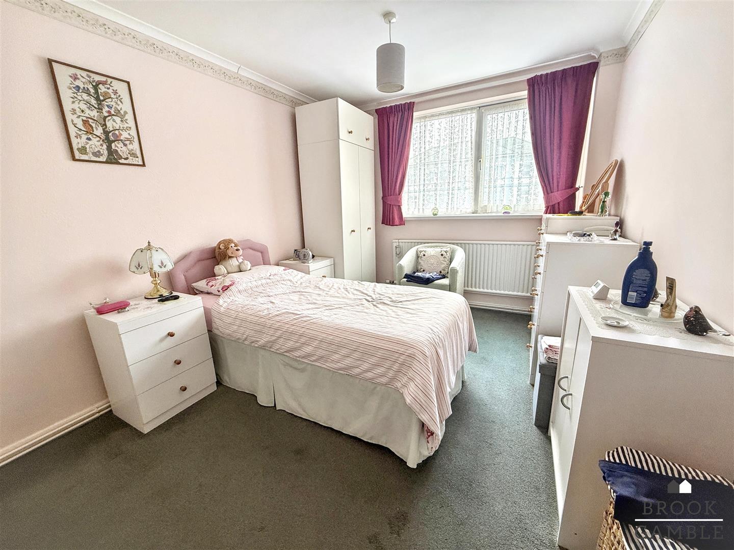 2 Bedroom Apartment - Purpose Built. Trinity Place in Eastbourne,  6